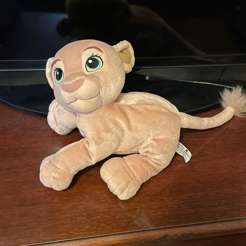 Soft Purring Nala Plush Toy Made by Hasbro under license from Disney